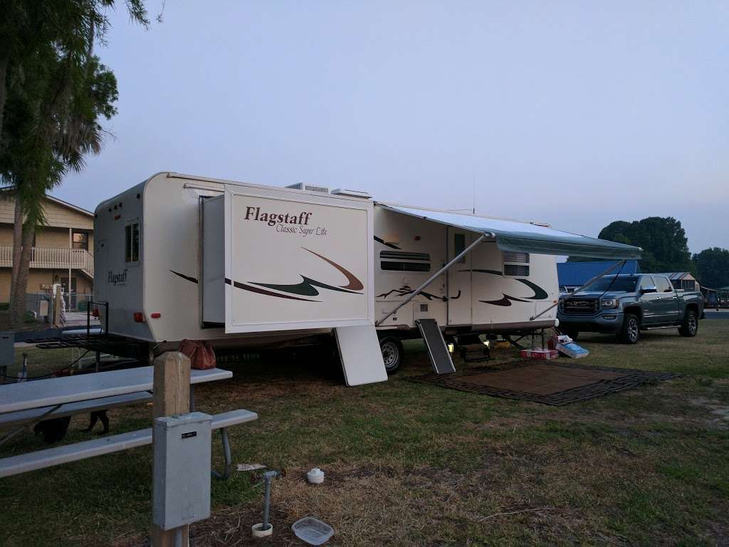 Lake Hatcineha Resort and RV Park | 151 Catfish St, Haines City, FL 33844, USA | Phone: (863) 242-0174