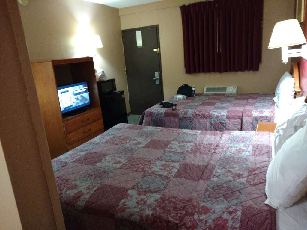 Knights Inn Pine Brook | 55 Rt. 46 East, Pine Brook, NJ 07058, USA | Phone: (973) 882-1700