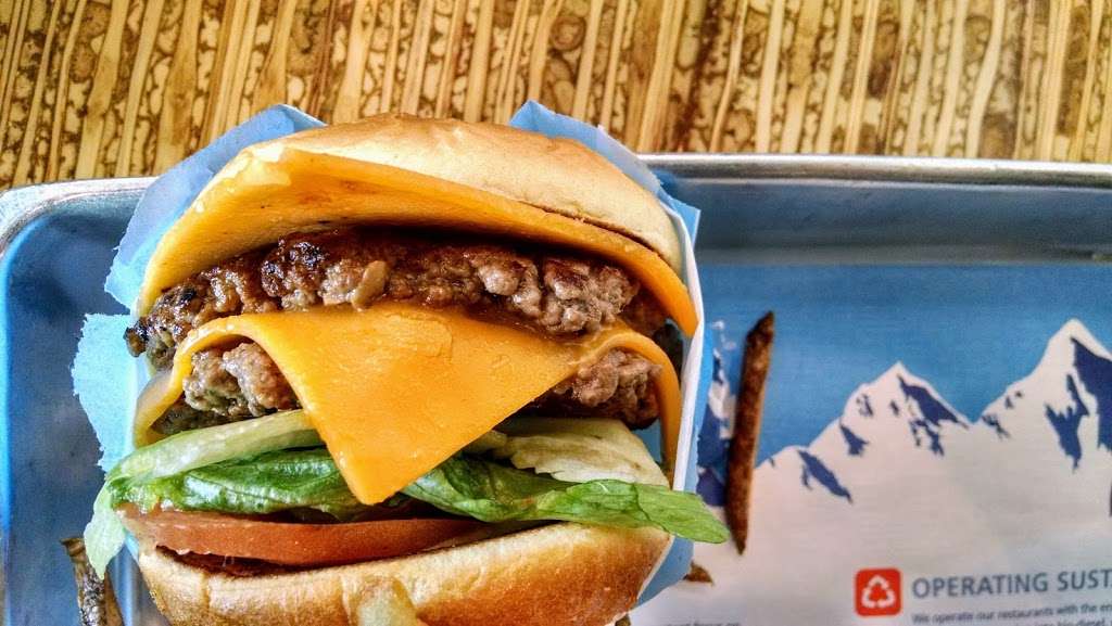 Elevation Burger | RIDGE HILL, 228 Market Street, Yonkers, NY 10710 | Phone: (914) 358-9400