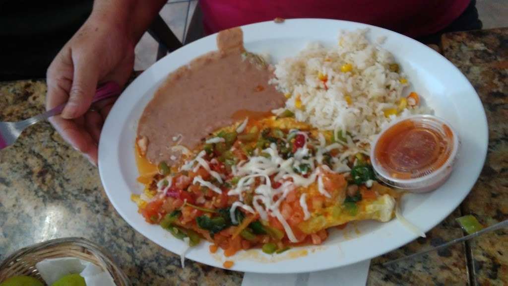 Mariscos El Perihuete | 3223 Tweedy Blvd, South Gate, CA 90280, USA | Phone: (323) 566-6726