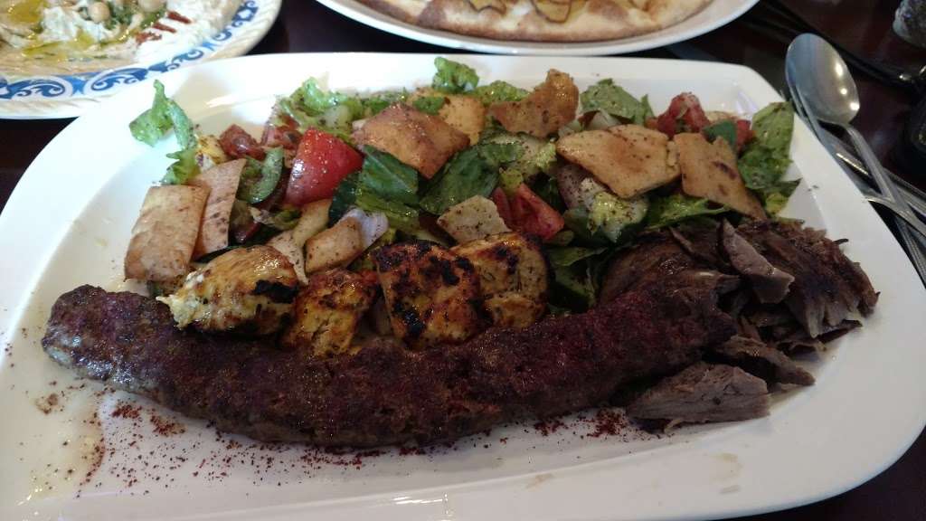 Larsas Restaurant | 3724 Dempster Street, Skokie, IL 60076, USA | Phone: (847) 679-3663