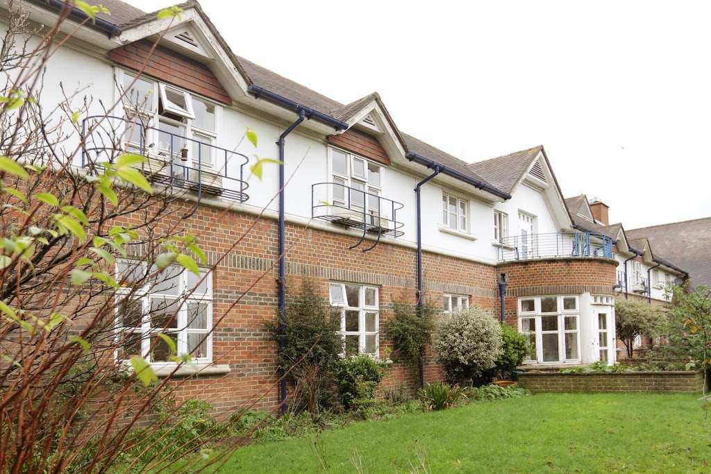 Gloucester House | Lansdowne Rd, Sevenoaks TN13 3XU, UK | Phone: 01732 741488