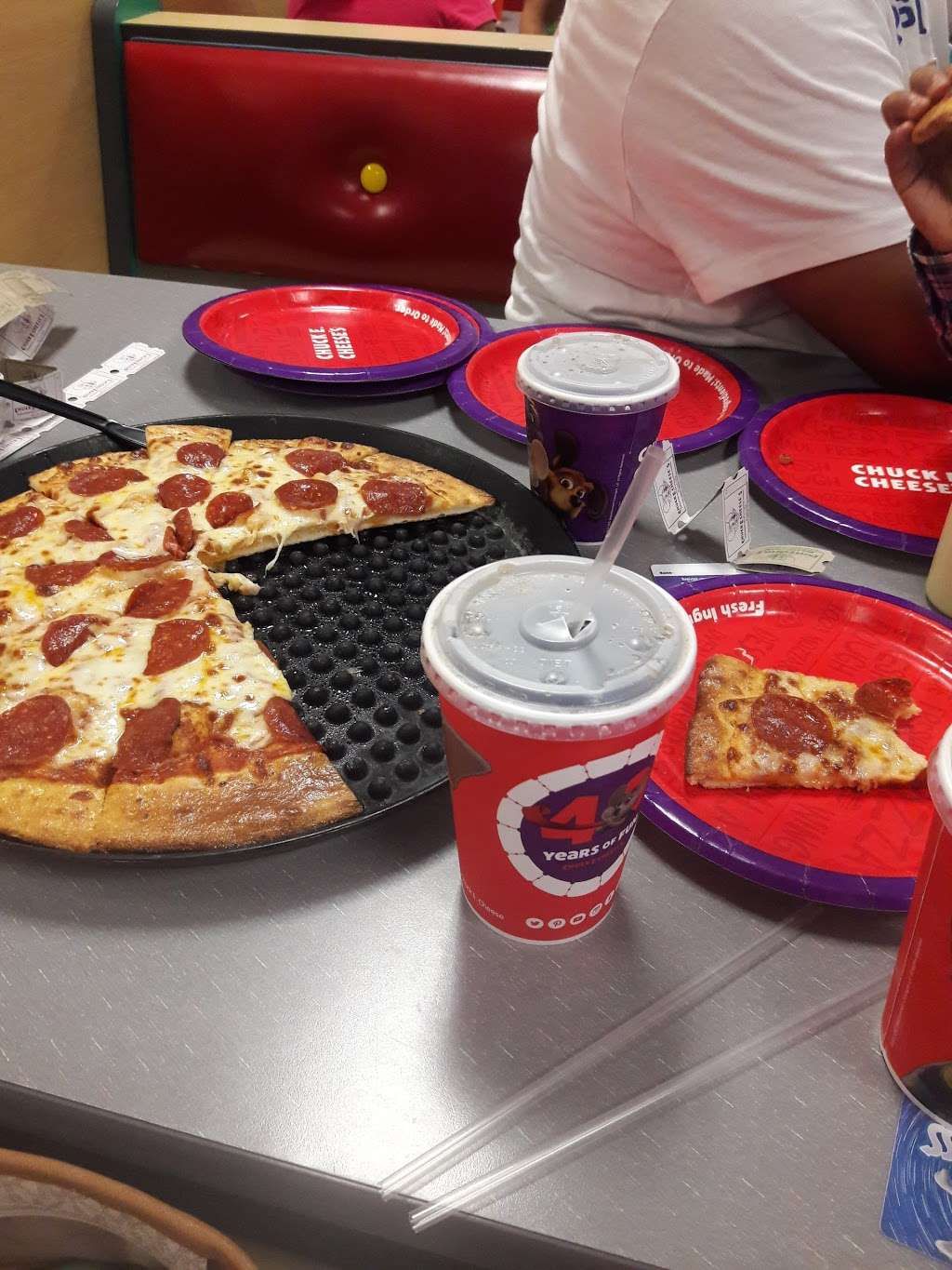 Chuck E. Cheeses | 3140 Imperial Hwy, Lynwood, CA 90262 | Phone: (310) 639-9907