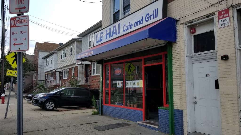 Le Hai Cafe & Grill | 125 Mallory Ave, Jersey City, NJ 07304, USA | Phone: (201) 706-2401