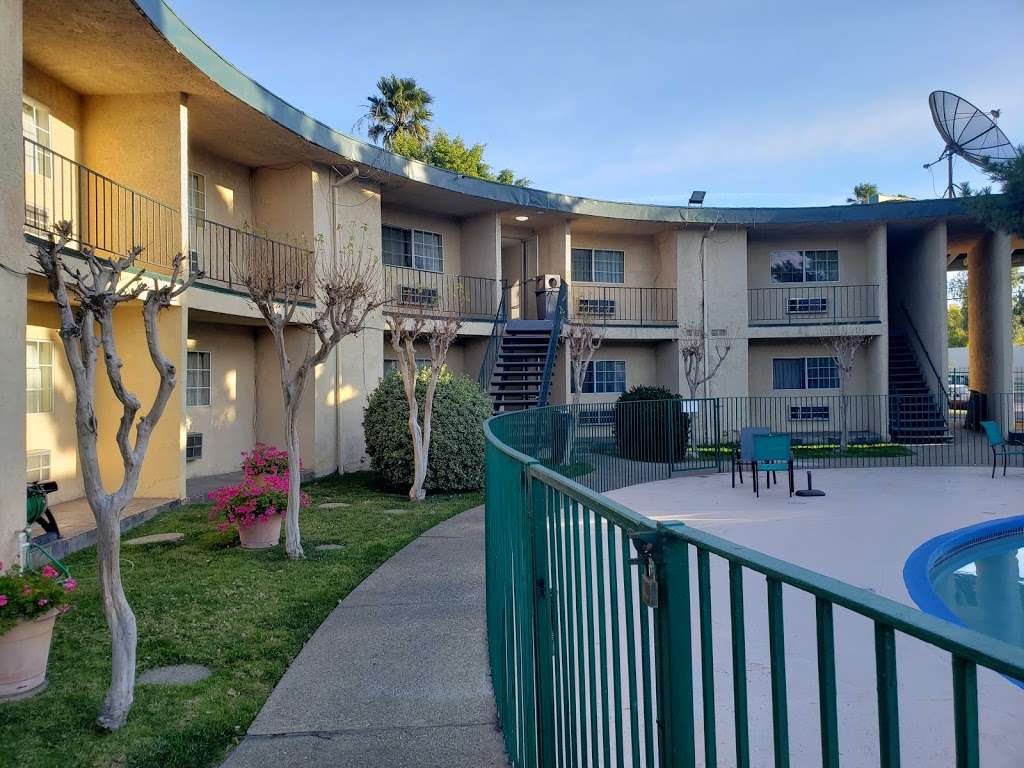 Hometown Inn | 9401 Sepulveda Blvd, North Hills, CA 91343, USA | Phone: (818) 892-0751