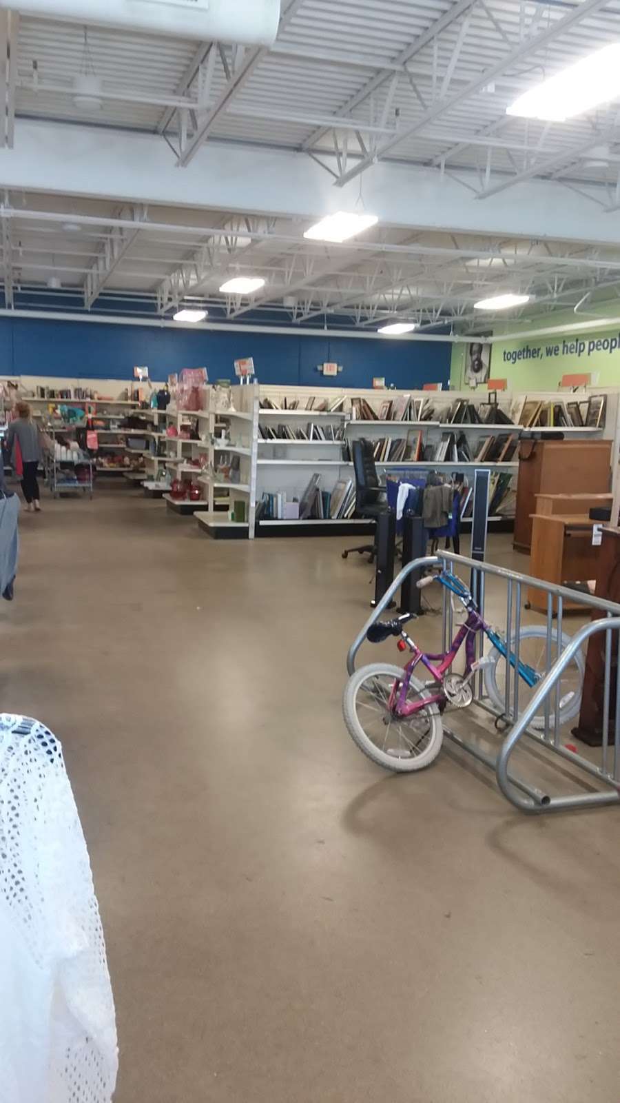 Goodwill Store | 1520 E 86th St, Indianapolis, IN 46240, USA | Phone: (317) 569-1551