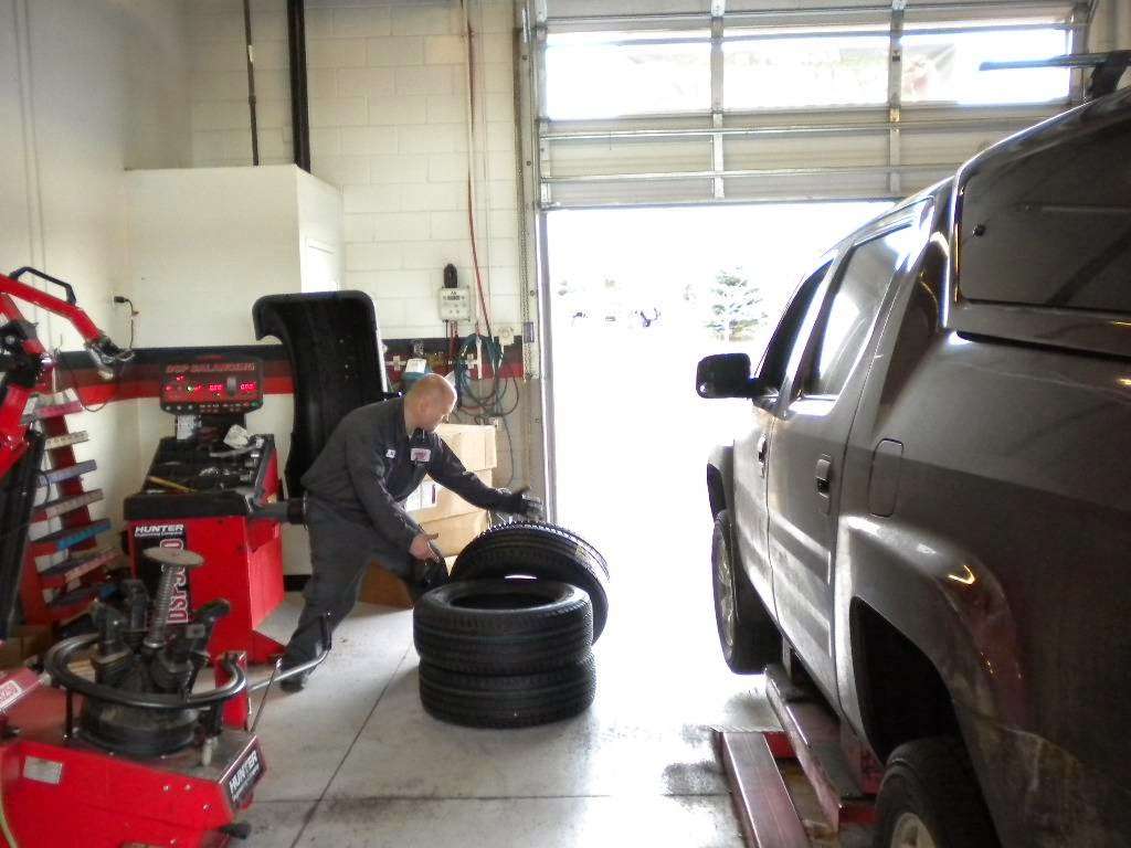 Family Tire Pros Auto Service Centers - Aurora | 22515 E Aurora Pkwy, Aurora, CO 80016, USA | Phone: (720) 870-9910
