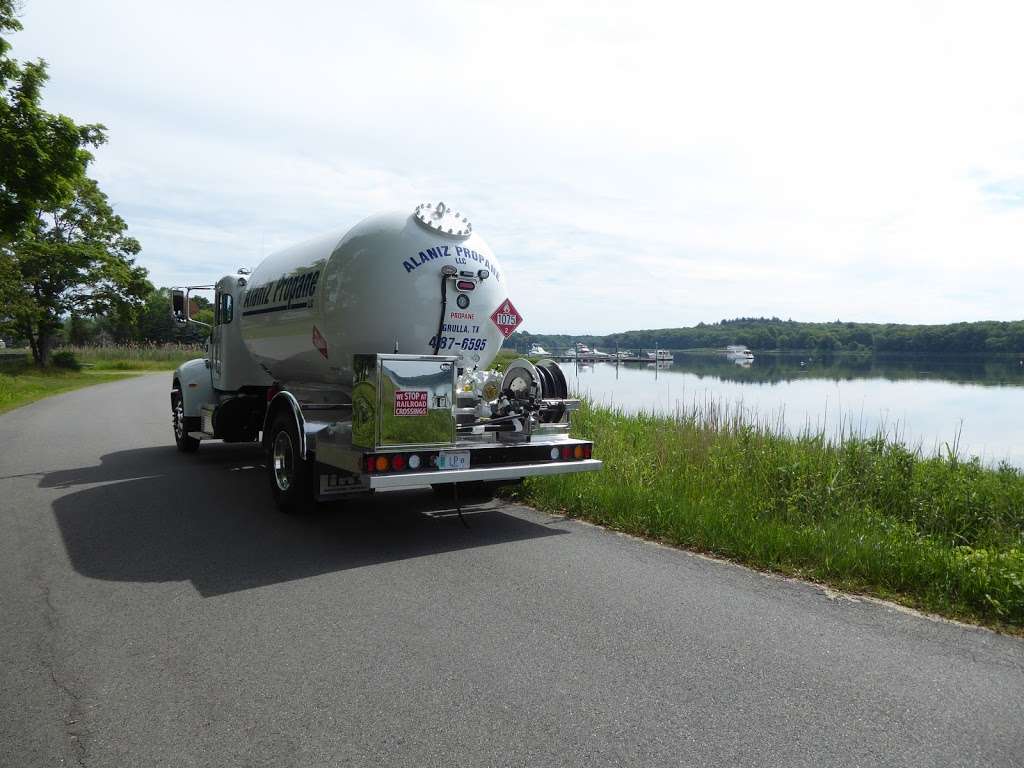 Lins Propane Trucks | 2281 Cedar St, Dighton, MA 02715, USA | Phone: (800) 252-5467