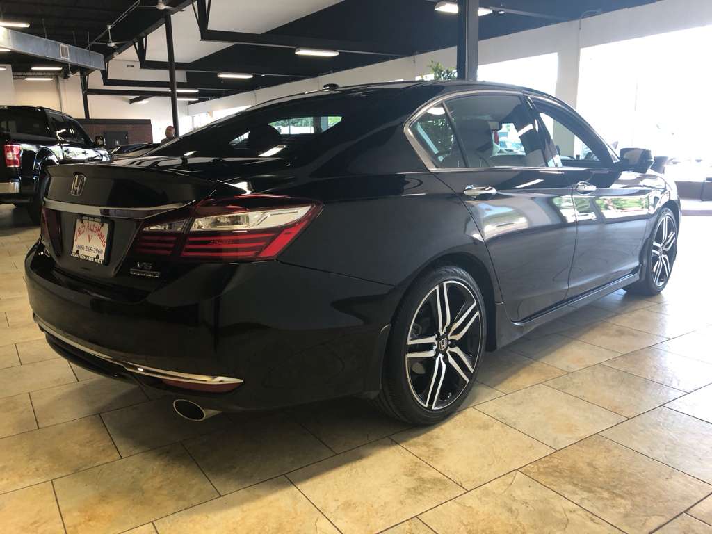 J & S AutoHaus Six, 1853 BurlingtonMount Holly Rd, Mt Holly, NJ 08060, USA