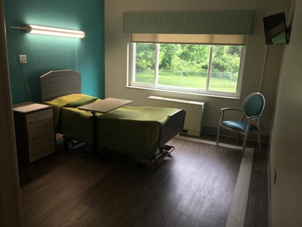 Woods Edge Rehab and Nursing | 1171 Towne St, Cincinnati, OH 45216, USA | Phone: (513) 242-1360