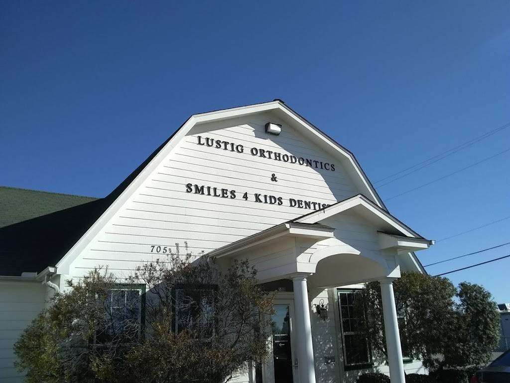 Lustig and Young Orthodontics | 705 W Bailey Boswell Rd, Saginaw, TX 76179, USA | Phone: (817) 514-1717