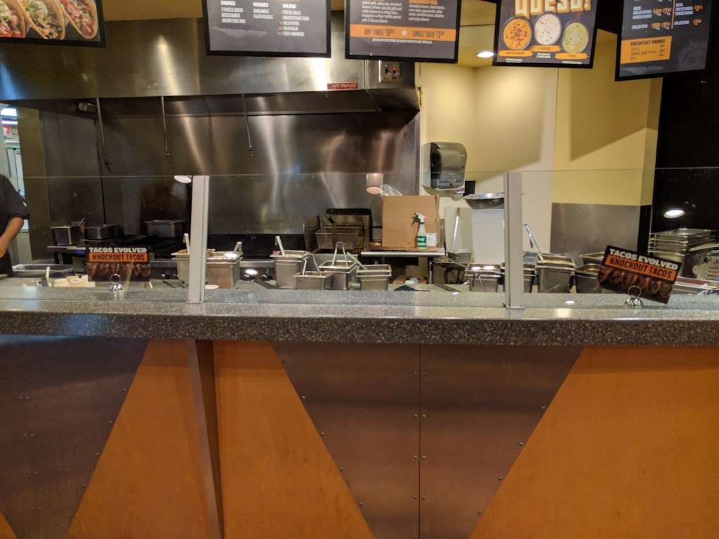 QDOBA Mexican Eats | 6905 S Emerson Ave Suite A, Indianapolis, IN 46237, USA | Phone: (317) 217-1100