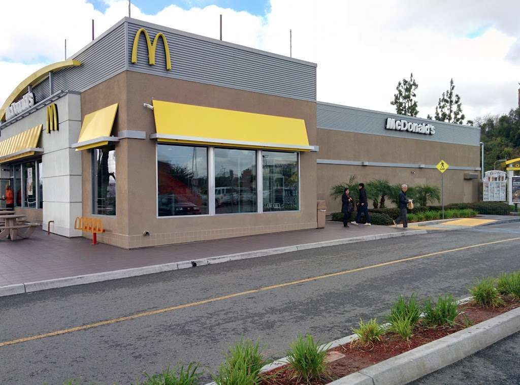 McDonalds | 2623 E Valley Blvd, West Covina, CA 91792, USA | Phone: (626) 964-7991