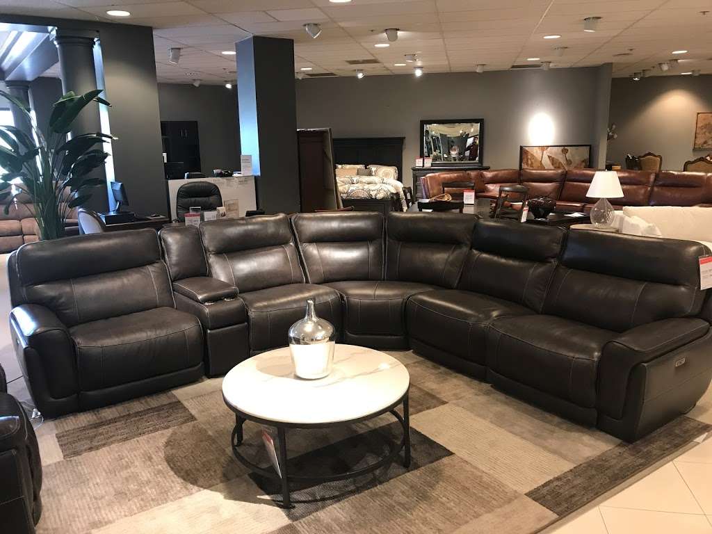 Macys Furniture Gallery | 590 W Hillcrest Dr, Thousand Oaks, CA 91360, USA | Phone: (805) 496-4444