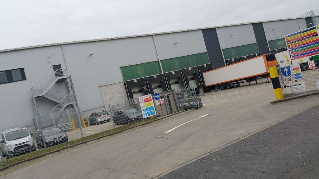 Lidl Enfield Regional Distribution Centre (RDC) - storage  | Photo 4 of 10 | Address: 8 Ardra Rd, London N9 0BD, UK | Phone: 0800 977 7766