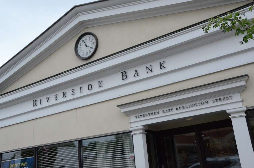 Riverside Bank | 17 E Burlington St, Riverside, IL 60546, USA | Phone: (708) 447-3222