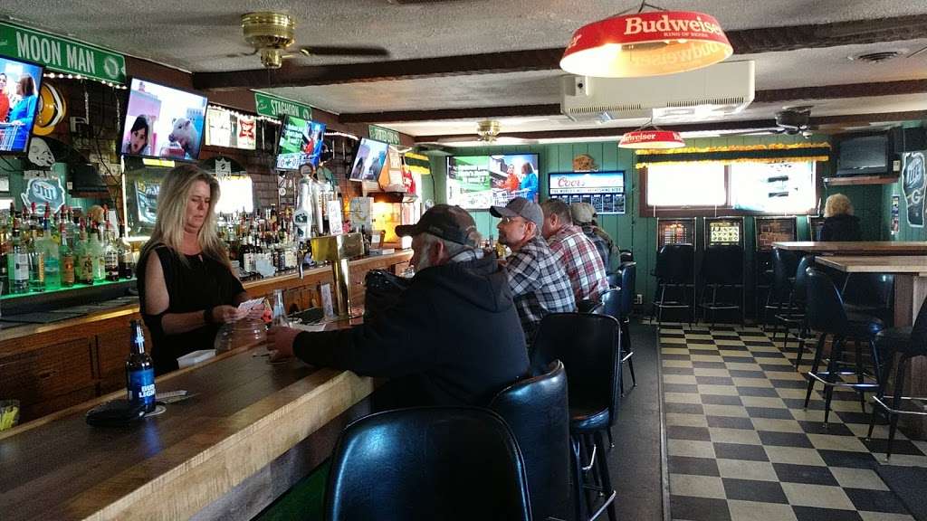 RCs Packer Inn Tavern | 924 S Cogswell Dr, Silver Lake, WI 53170 | Phone: (262) 889-8000