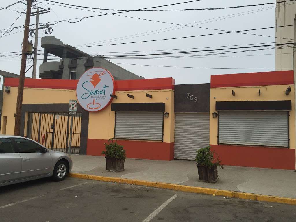 Sunset Lounge Playas | Av Del Pacifico 769, Playas, Costa, 22504 Tijuana, B.C., Mexico | Phone: 664 680 1863