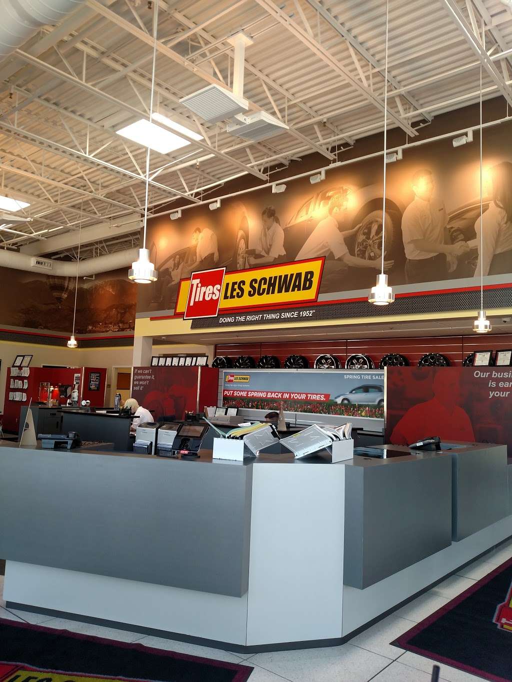 Les Schwab Tire Center | 43890 Butterfield Stage Rd, Temecula, CA 92592, USA | Phone: (951) 303-9419