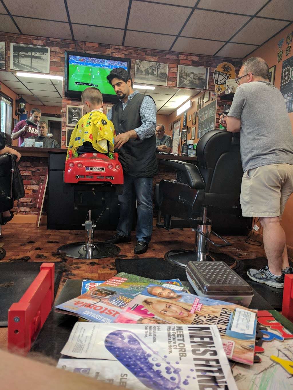 Charlies Barber Shop | 218 Washington St, East Walpole, MA 02032, USA | Phone: (508) 660-6606