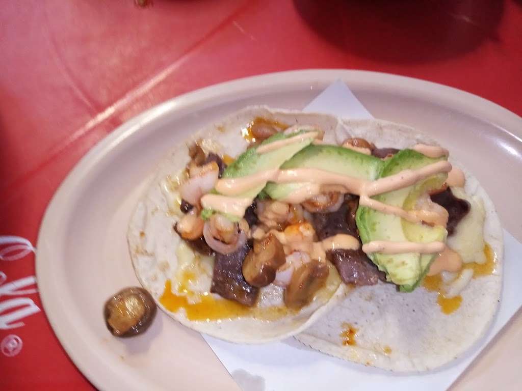 El Cangrejito Jr. - restaurant  | Photo 2 of 10 | Address: Blvd. Gustavo Diaz Ordaz, Novena Sur y o Sta. Fe 915, Santafe, 22117 Tijuana, B.C., Mexico | Phone: 664 626 1020