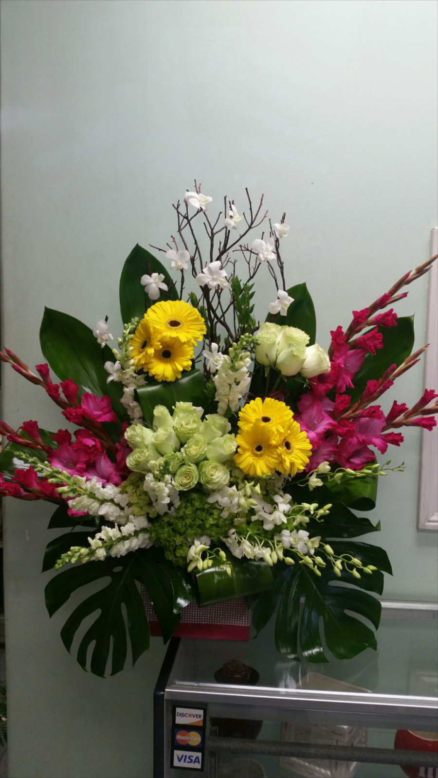 Hi Flower Shop | 2901 N Glenoaks Blvd, Burbank, CA 91504, USA | Phone: (818) 238-0000