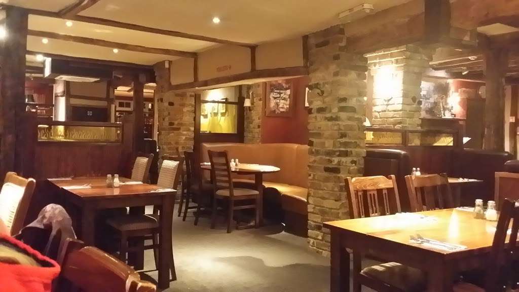 White Hart | 71 High St, Godstone RH9 8DU, UK | Phone: 01883 742521