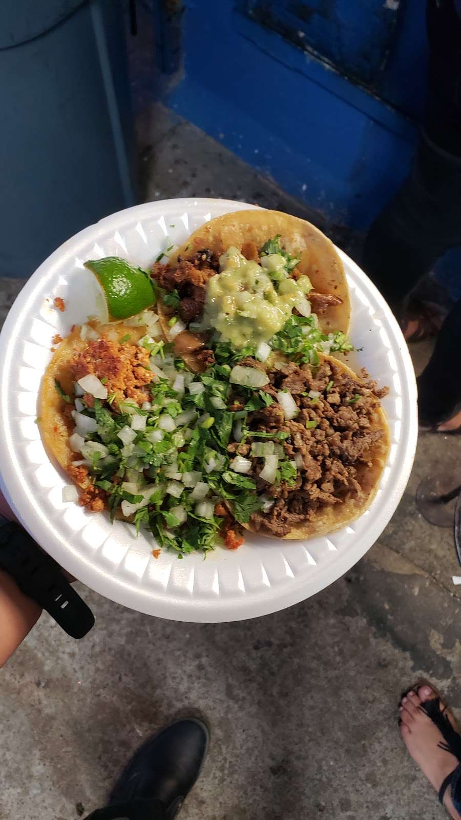 Tacos El Guero | 1924, 6100 St John Ave, Kansas City, MO 64123 | Phone: (816) 863-3475