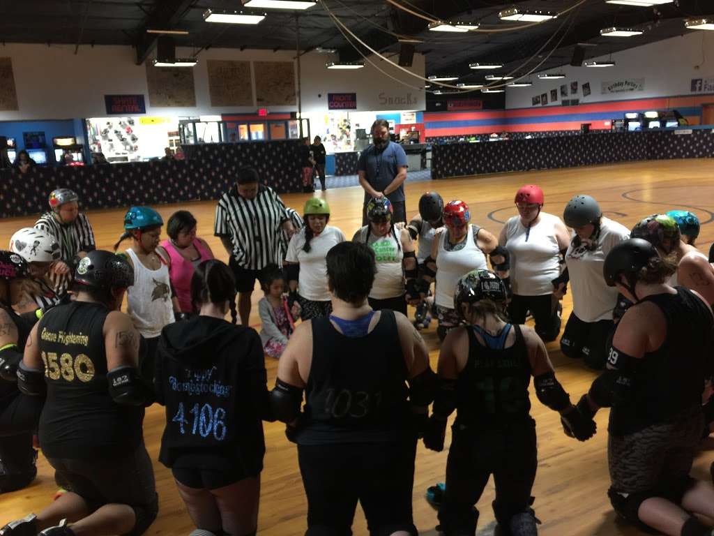 Third Coast Roller Derby | Alvin Skate-N-Party, Hwy 6, Alvin, TX 77511, USA | Phone: 0000000