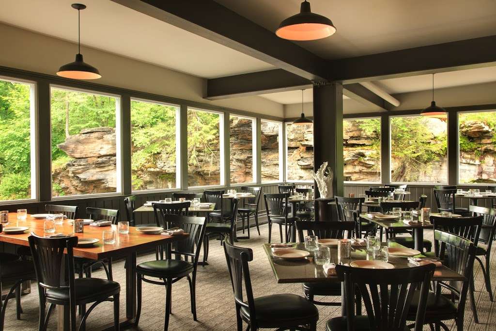 Ledges Hotel | 120 Falls Ave, Hawley, PA 18428, USA | Phone: (570) 226-1337