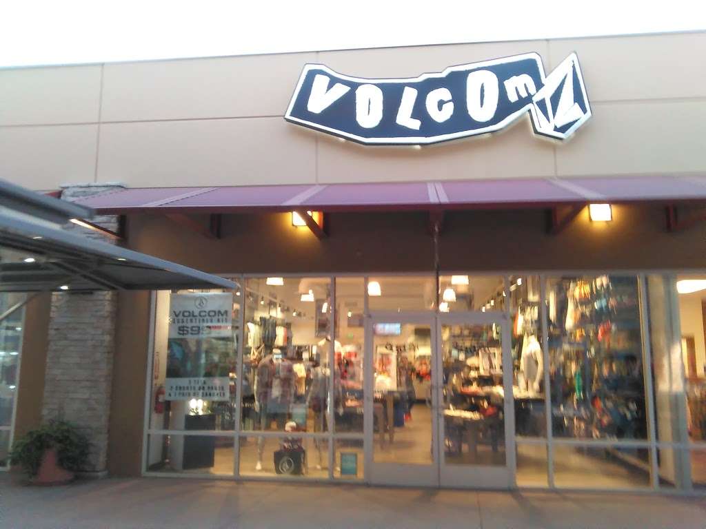 Volcom | 4976 Premium Outlets Way Suite 406 Suite 406, Phoenix, AZ 85048, USA | Phone: (520) 796-1090