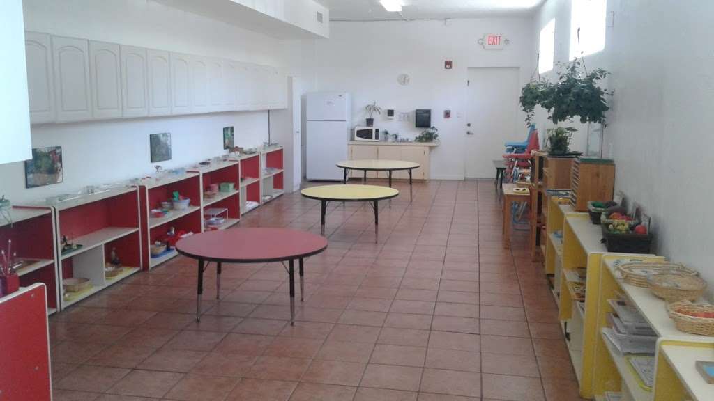 Montessori School of N Miami | 695 NE 123rd St, North Miami, FL 33161, USA | Phone: (305) 893-5994