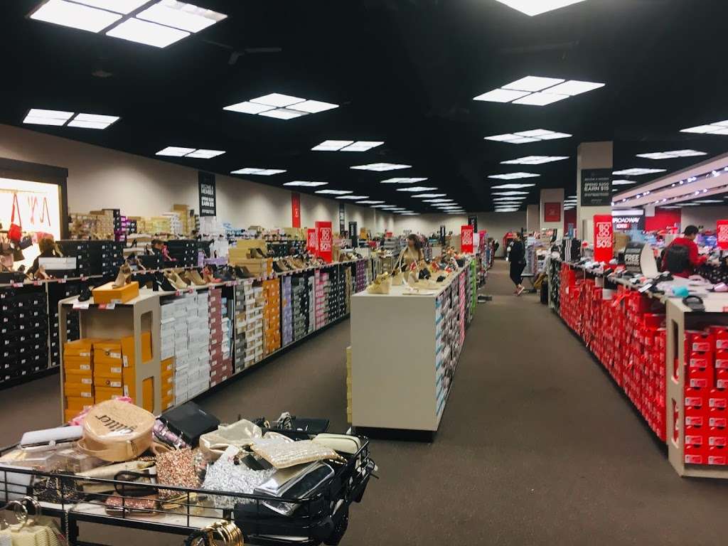 Off Broadway Shoe Warehouse | 3000 Grapevine Mills Pkwy SUITE 603, Grapevine, TX 76051 | Phone: (972) 691-4676