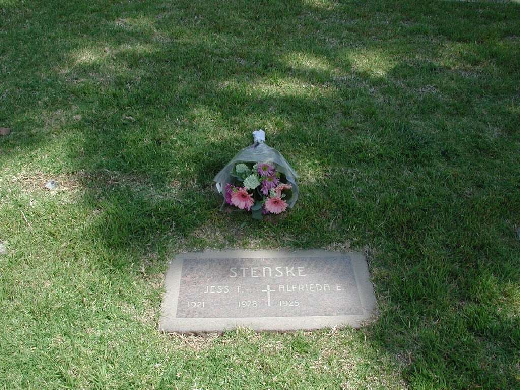 Laverne Cemetery | 3201 B St, La Verne, CA 91750, USA | Phone: (909) 593-1415