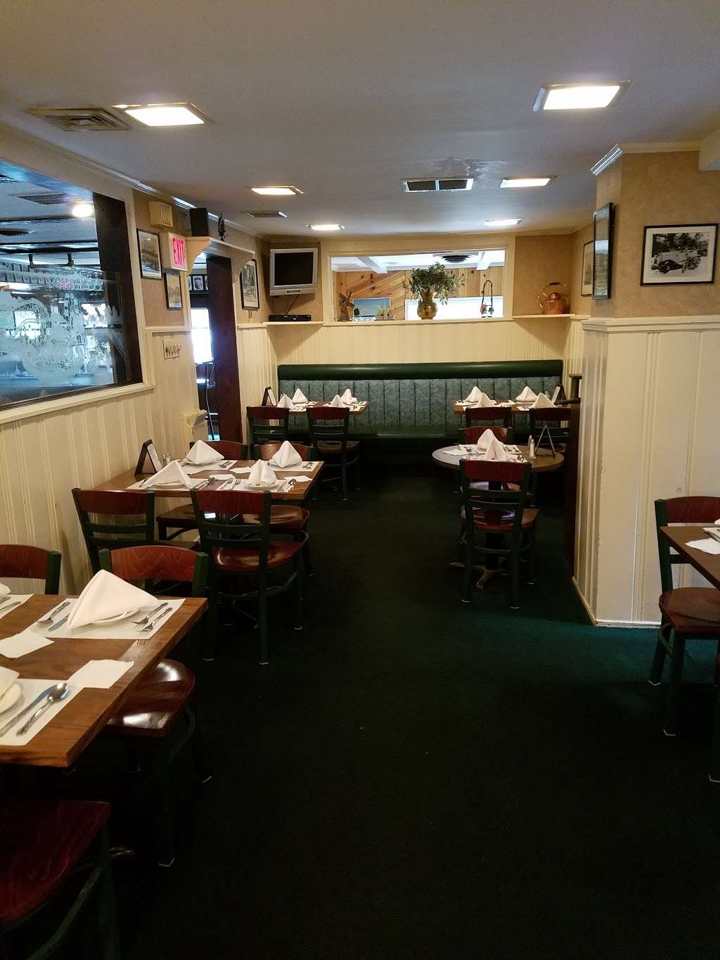 Belluscios Restaurant | 352 Midland Ave, Rye, NY 10580, USA | Phone: (914) 967-5634