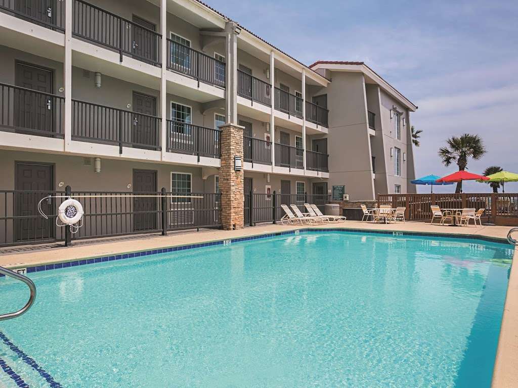 La Quinta Inn by Wyndham Galveston East Beach | 1402 Seawall Blvd, Galveston, TX 77550, USA | Phone: (409) 763-1224