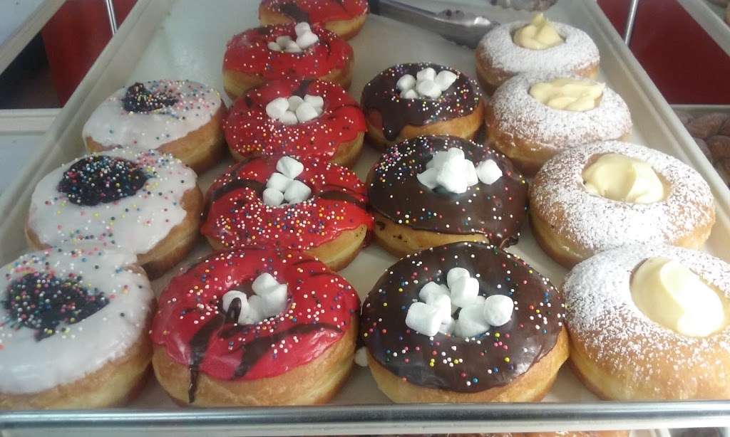 Yum Yum Donuts | 4815 Valley Blvd #1, Los Angeles, CA 90032, USA | Phone: (323) 226-0344