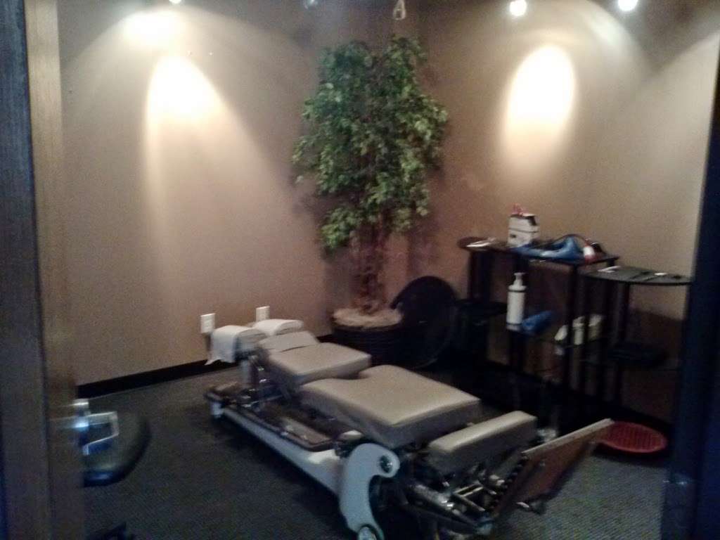 Gonzalez Chiropractic | 12480 W 62nd Terrace #103, Shawnee, KS 66216 | Phone: (913) 962-4500