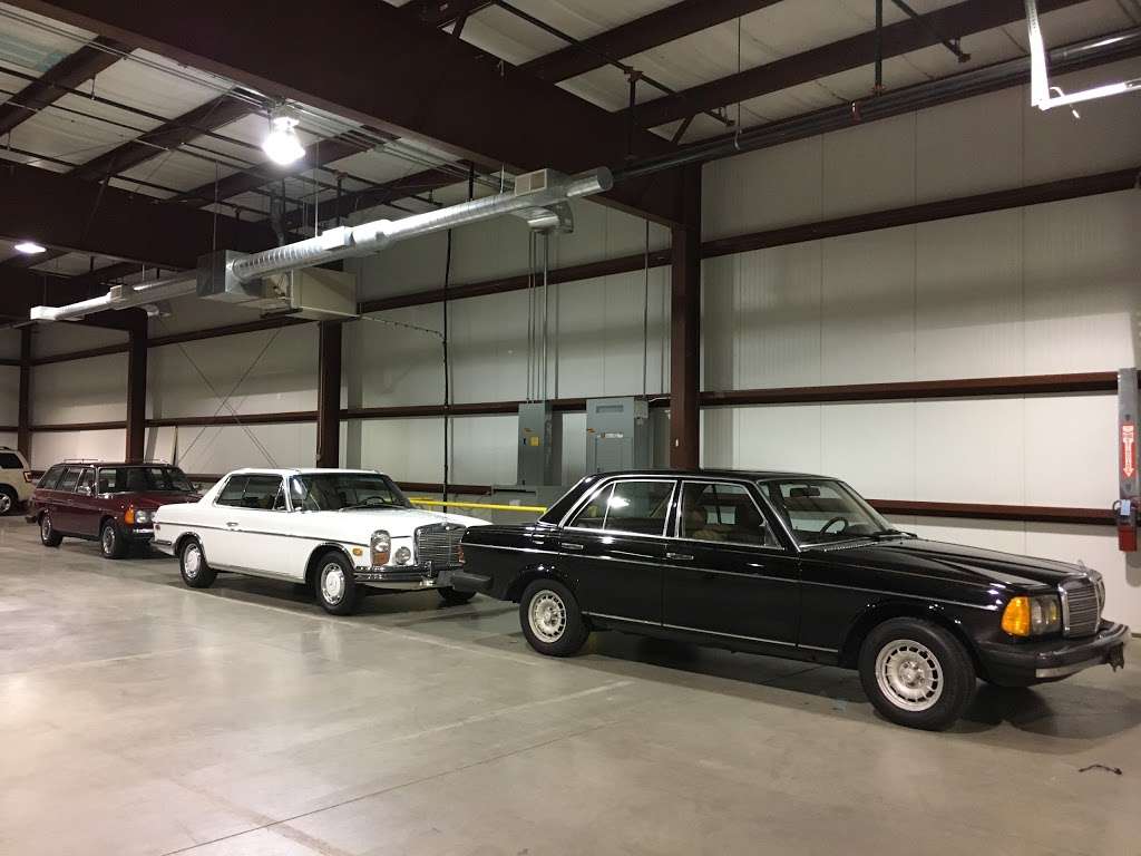 Midwest Auto Collection | 3825 Commerce Dr, St. Charles, IL 60174, USA | Phone: (630) 940-2924