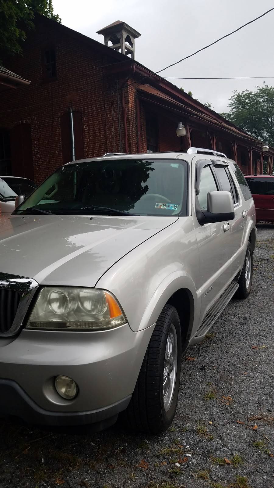 Sporting Hill Auto Sales in 1122 Mount Joy Rd, Manheim, PA 17545, USA