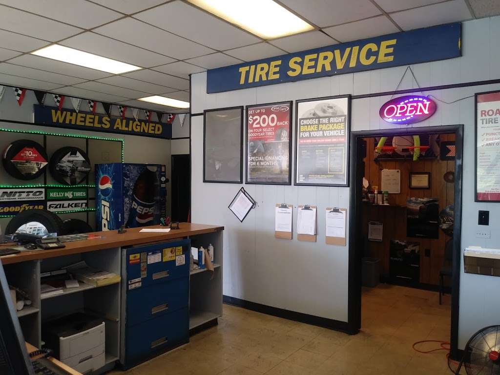 Mr. Tire Auto Service Centers | 1701 Burlington-Mount Holly Rd, Burlington, NJ 08016, USA | Phone: (609) 387-2323