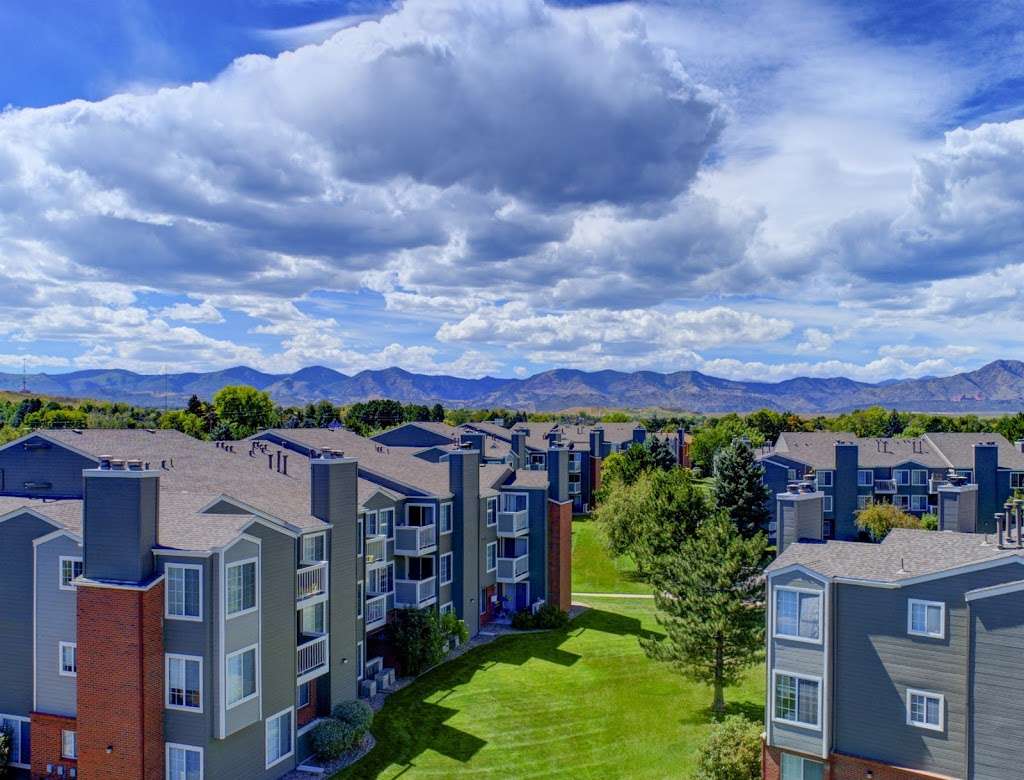 The Hamptons Apartments | 8507 W Hampden Ave, Lakewood, CO 80227, USA | Phone: (303) 985-0123