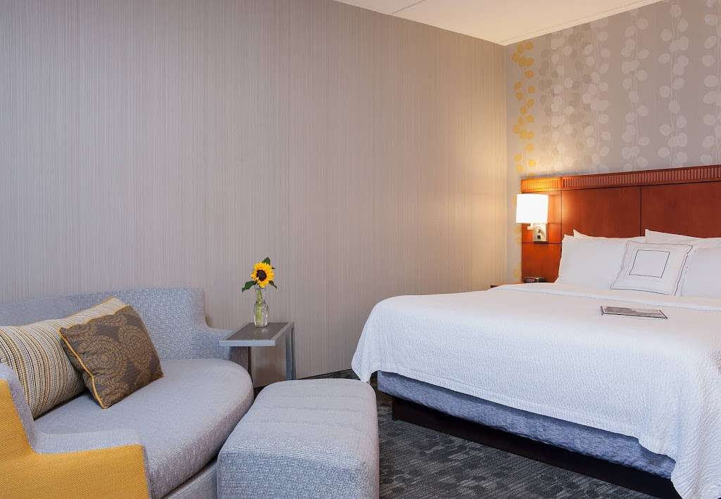 Courtyard by Marriott Chicago Glenview/Northbrook | 1801 Milwaukee Ave, Glenview, IL 60025, USA | Phone: (847) 803-2500