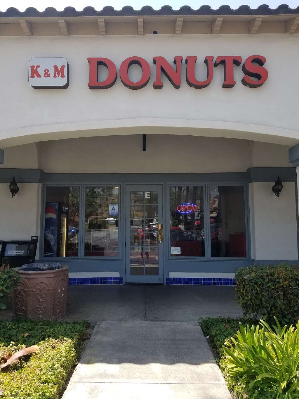 K & M Doughnut | 10431 Lemon Ave # E, Alta Loma, CA 91737 | Phone: (909) 945-9529