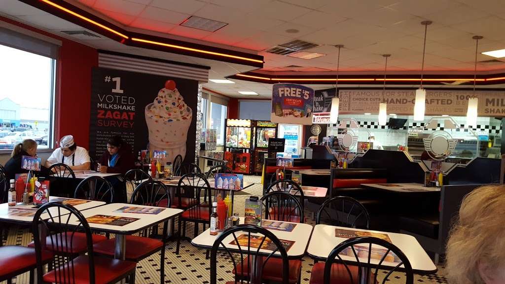 Steak n Shake | 10701 E Washington St, Indianapolis, IN 46229, USA | Phone: (317) 895-0010