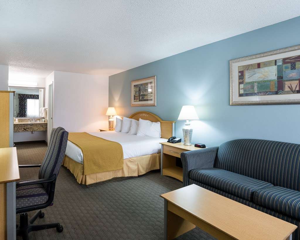 Quality Inn Clute Freeport | 809 Hwy 332 West, Clute, TX 77531, USA | Phone: (979) 265-5252