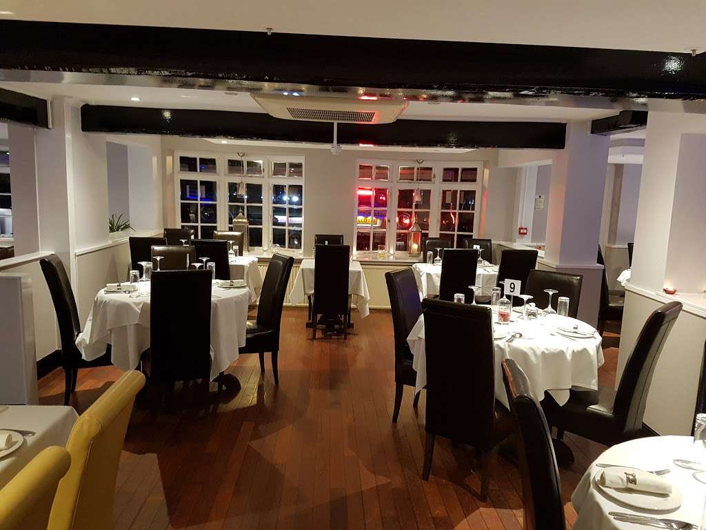 Anwars Restaurant | The Heath, Chelmsford Road, Hatfield Heath CM22 7EB, UK | Phone: 01279 739488