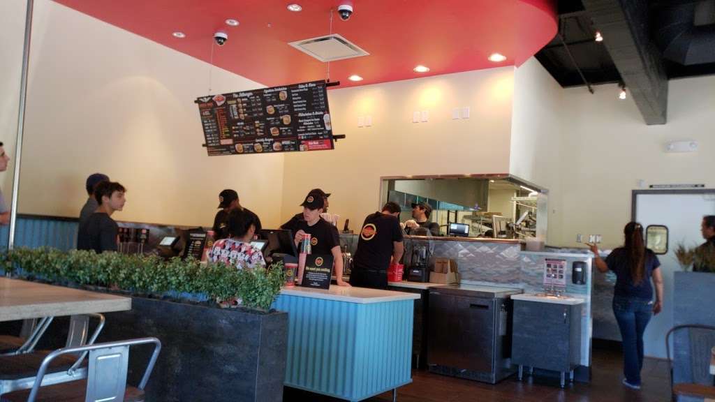 Fatburger | 650 N Moorpark Rd, Thousand Oaks, CA 91360, USA | Phone: (805) 370-8220