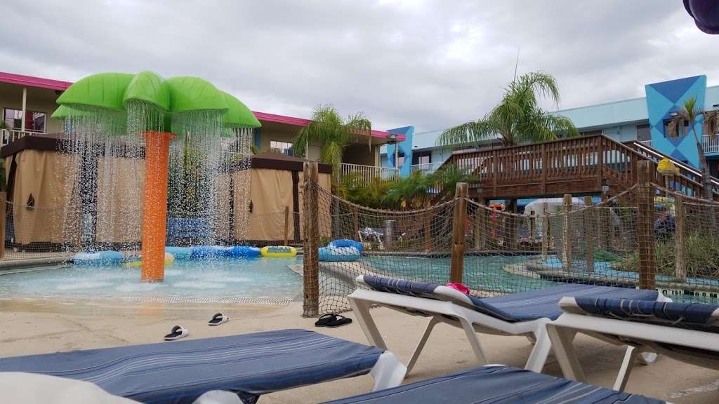 Flamingo Waterpark Resort | 2261 E Irlo Bronson Memorial Hwy, Kissimmee, FL 34744, USA | Phone: (407) 846-2221