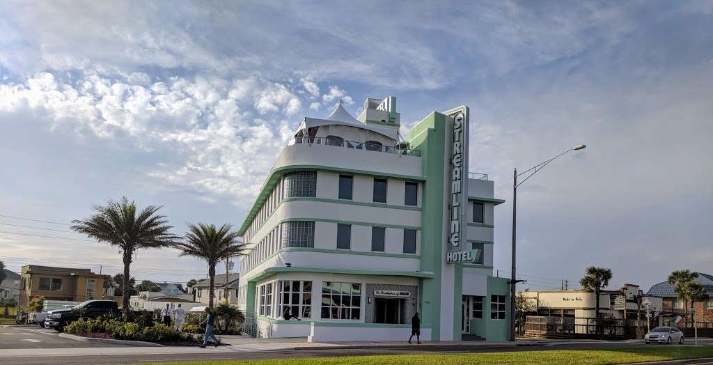 Streamline Hotel | 140 S Atlantic Ave, Daytona Beach, FL 32118, USA | Phone: (386) 947-7470